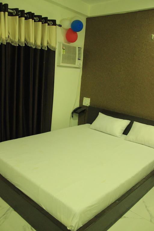 Hotel Divine Inn Varanasi Phòng bức ảnh